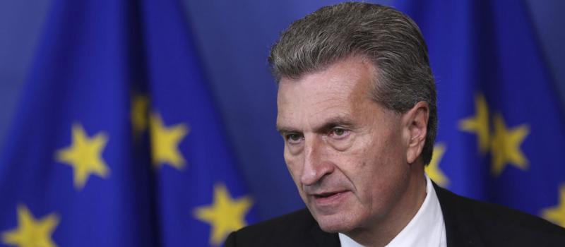 Günther Oettinger aseguró que Europa necesita un mercado digital único. Foto: EFE