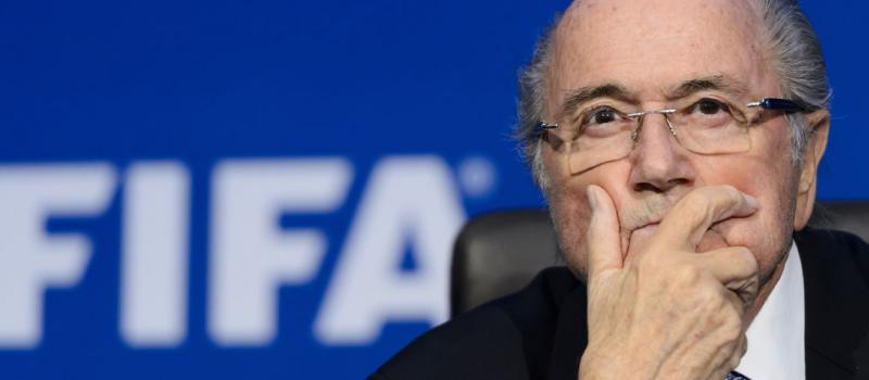 Blatter, de 79 años, había anunciado que abandonará la presidencia de la FIFA el próximo 26 de febrero de 2016. Foto: AFP