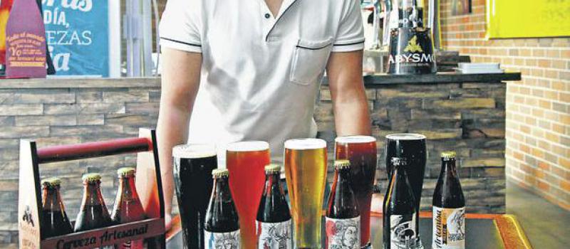 Nelson Calle es el fundador de Abysmo, un negocio de cerveza artesanal. Foto: Patricio Terán / LÍDERES