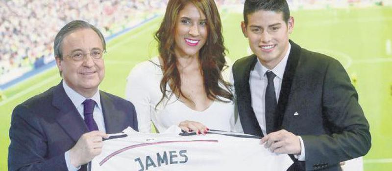 Fiorentino Pérez y una de sus más recientes contratacione: James Rodríguez.