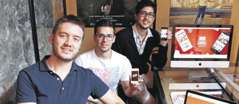 Sebastián Mansfield, socio y desarrollador; Javier Granda, desarrollador; y Miguel Vega, socio fundador de Palapa, en sus oficinas en ConQuito. Foto Jenny Navarro / LÍDERES