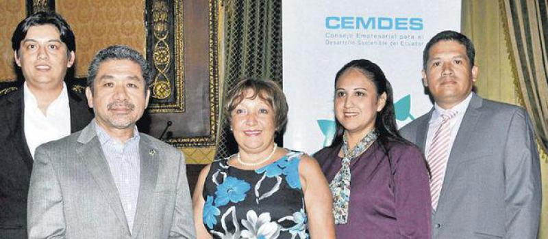Los representantes de las empresas finalistas del premio del Municipio. Foto: cortesía del Municipio de Guayaquil