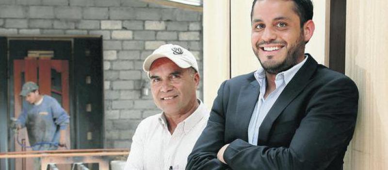 Miguel Ruiz (derecha) puso el hombro para sacar adelante al negocio. Foto: Julio Estrella / LÍDERES