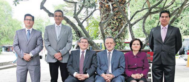 Xavier Ortega, Fabián Landívar, Jacinto Guillén, Carlos Cordero (rector), Ximena Moscoso y Germán Zúñiga. Foto: Xavier Caivinagua /LÍDERES