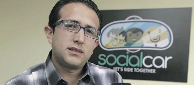 Foto: Galo Pagay /LÍDERES Alejandro Zambrano, director de Socialcar, en sus oficinas en Quito.