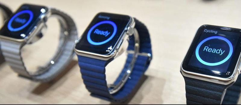 Apple sacó a la venta tres modelos de relojes inteligentes el pasado 24 abril de 2015. Foto: AFP