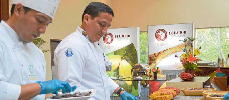 La promoción de productos como el cacao y sus derivados es parte del trabajo del sector exportador. Foto: archivo Joffre Flores / LÍDERES
