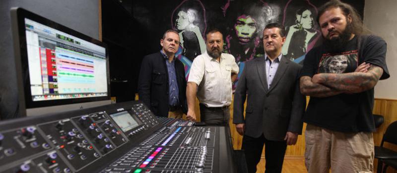 Ángel Souto, Christian Fröhlich, Carlos Carrillo y Álex Guerrero, en uno de los estudios de grabación.