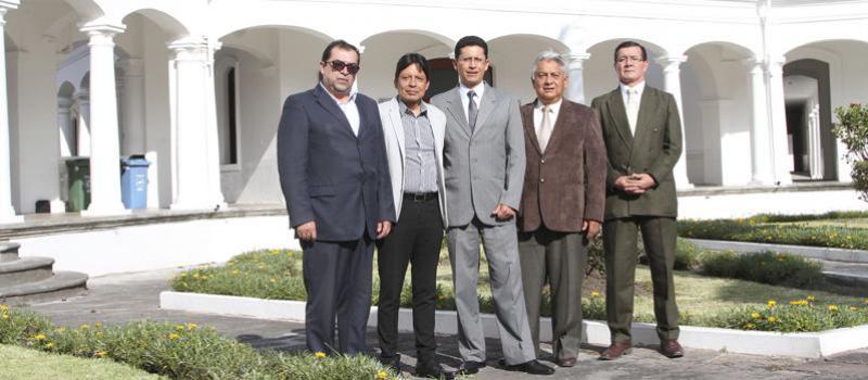 Xavier Dávalos, Guillermo Brucil, Vinicio Saráuz, Eduardo Larra y Vinicio Guerra, parte de los investigadores.