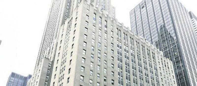 Vista exterior del hotel Waldorf Astoria ubicado en el corazón de Nueva York. Foto: Justin Lane / EFE