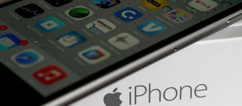 Apple registró un récord en las ventas de su último trimestre del 2014 gracias al lanzamiento del iPhone 6. Foto: AFP