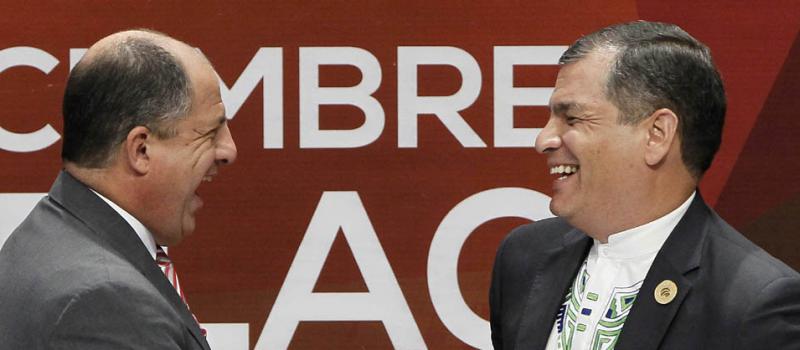 Rafael Correa recibió la presidencia pro témpore para 2015 de la Celac. Foto: Jeffrey Arguedas/ EFE