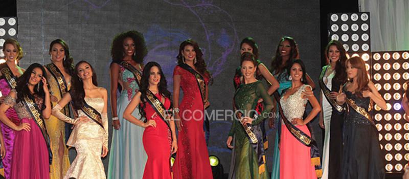 17 candidatas al Miss Ecuador 2015 desfilaron en traje de cóctel y de noche en el salón Diamante de las torres de Mall del Sol. Foto: Mario Fausto