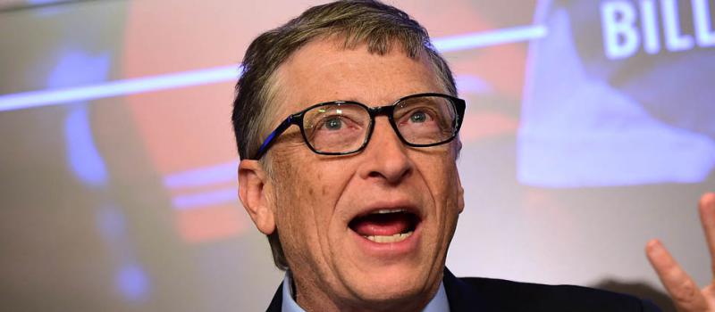 Bill Gates se mantiene como el hombre más rico del mundo por delante del mexicano Carlos Slim, con una fortuna estimada en USD 79 200 millones.