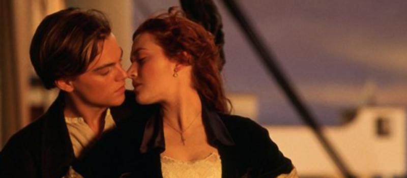 La película de James Cameron, Titanic (1997), ocupa el cuarto sitio en el listado con una taquilla de USD 2 516 000 000.