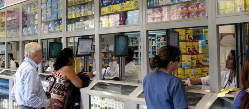 En Brasil hay 72 000 establecimientos farmacéuticos. De ellos, 12 000 son de Abrafarma y otras redes, y 60 000 son independientes. Foto: Santiago Arcos/ El Comercio