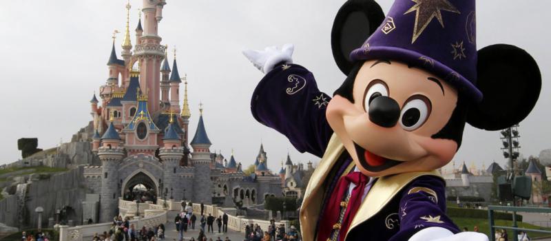 El complejo recreativo de Disneyland París defendió su política de precios. Foto: AFP.