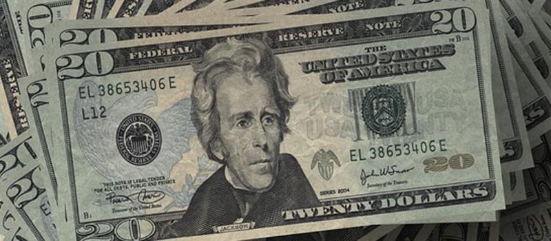 El dólar cerró 2014 con una cotización de 2 392 pesos. Foto: Tomada de Pixabay.