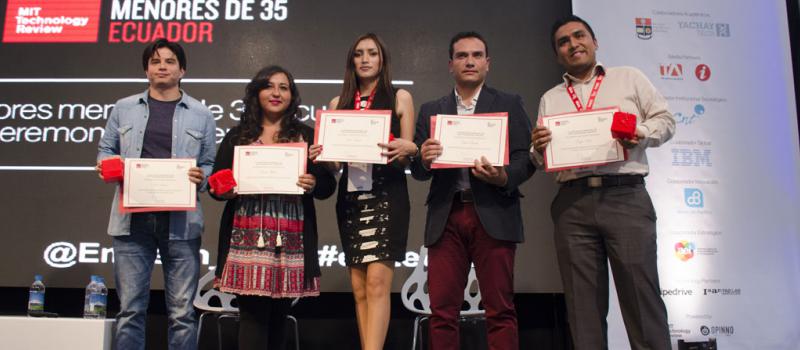 MIT Tecnhology Review en español premió a jóvenes ecuatorianos. Cortesía: Atrevia.