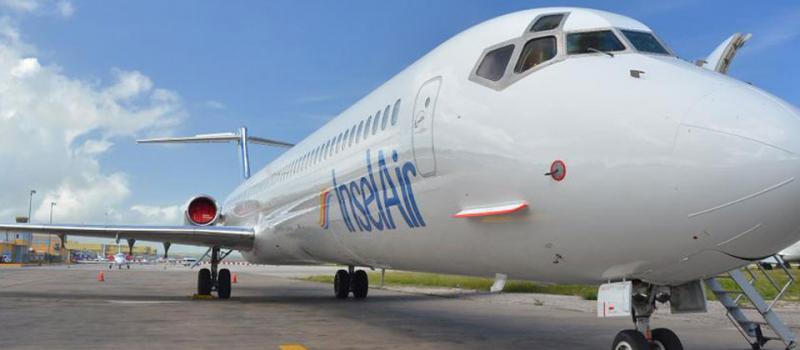 Uno de los aviones de la aerolínea InselAir. Cortesía de InselAir