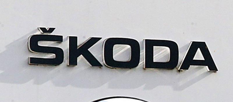El fabricante checo Skoda admitió haber equipado 1,2 millones de vehículos con el software de Volkswagen. Foto: AFP