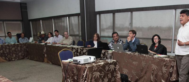 El Grupo de Diálogo Rural-Ecuador (GDR-Ecuador) inició una ronda de análisis y conversaciones del impacto del Fenómeno de El Niño en los sembríos. Foto: Enrique Pesantes / Líderes