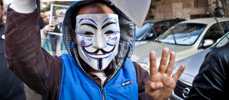 Foto Referencial. El grupo Anonymous anuncia ataques a diversos bancos. Foto: AFP