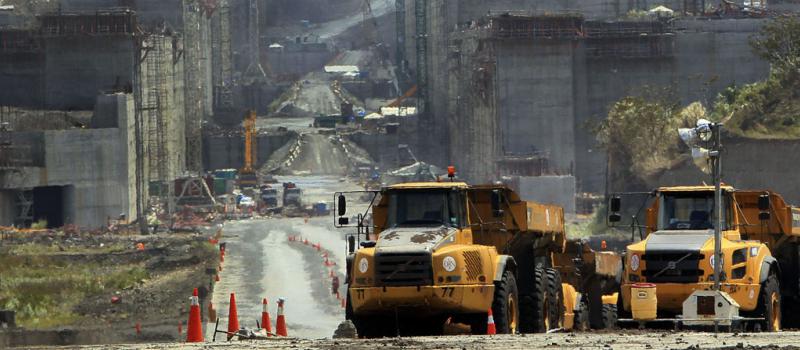 Los trabajos de ampliación del Canal de Panamá empezaron en el 2007. Con una inversión de USD 5 200 millones, la obra permitirá el paso de buques de mayor capacidad de carga. Foto: EFE