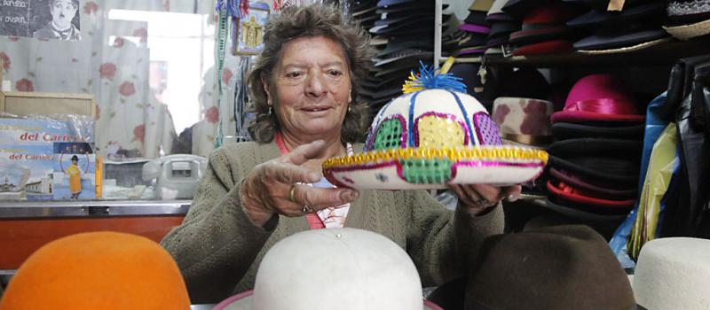 El depósito de sombreros del matrimonio Ocaña Zambrano se ubica en las calles  Rocafuerte y Cuenca.  Foto: Patricio Terán / LÍDERES