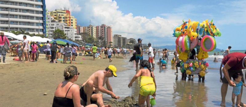 Las playas de Tonsupa son parte de los atractivos que se promocionan. Foto: Marcel Bonilla / LÍDERES
