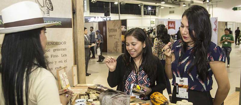 Del 29 al 31 de agosto se cumplió en Guayaquil la IV Cumbre Mundial del Cacao. Al encuentro asistieron firmas nacionales que compiten en el mercado y trabajan para exportar. Foto: Wladimir Torres / LÍDERES