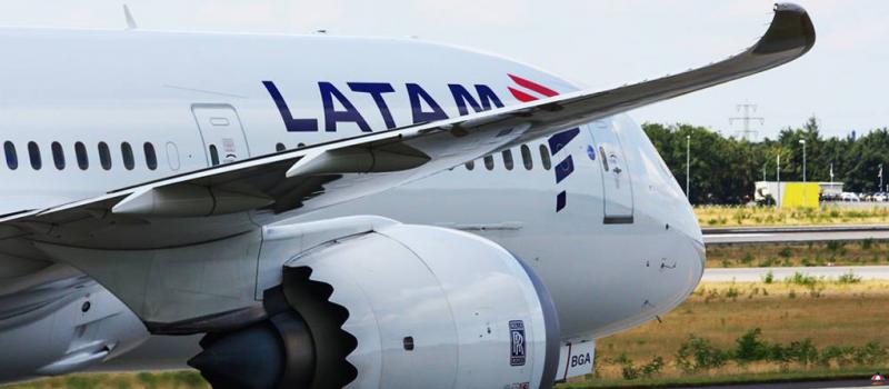 El avión B787 de Latam. Foto: Tomada del Facebook Latam Airlines