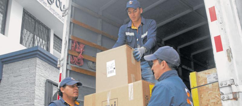 La compañía tiene su base de operaciones en el norte de Quito. Allí se envían y reciben diferentes artículos de los clientes que confían en su trabajo.Fotos: Patricio Terán y Paúl Rivas / LÍDERES
