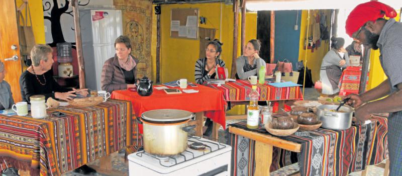 En Wayruro Orgánico se realizó el taller de cocina del Mar y del Manglar con platos como el ‘tapao’. Foto: Eduardo Terán / LÍDERES