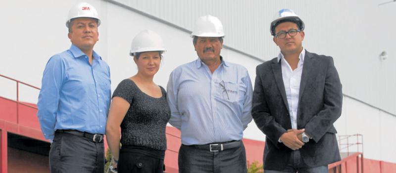 De izquierda a derecha: Paúl, Valeria, Mauro y Mauro Jr. Paredes dan vida a la empresa familiar Cuatro Paredes Arquitectos. Foto: Vicente Costales/ LÍDERES
