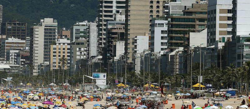 Muestra los hoteles en la playa de Ipanema, en Río de Janeiro (Brasil). Foto: EFE