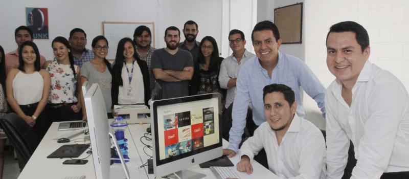 El equipo de Geeks Ecuador en Guayaquil, junto a los socios David  Solís, Luis Palacios y Adrián Bajaña. Foto: Joffre Flores/ LÍDERES