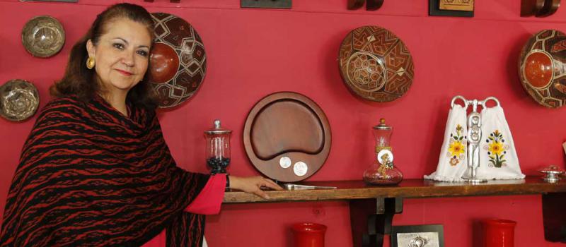Ivonne Durán Estudió ­Administración de Empresas y Restauración. Su amor por el arte y las fibras naturales la llevó a crear productos con apoyo de los artesanos. Foto: LÍDERES