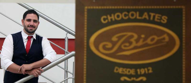 El empresario quiteño, a sus 34 años, está a la cabeza de la empresa chocolatera Bios; también desarrolla otros emprendimientos. Foto: Julio Estrella / LÍDERES