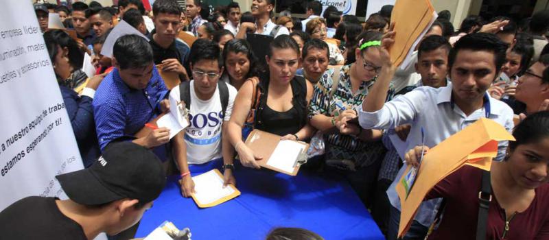 En Guayaquil se realiza la Feria de empleo y autoempleo para jóvenes Organiza Ministerio del Trabajo. Foto: Mario Faustos / ÚN