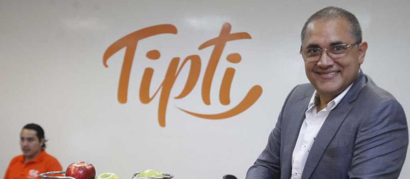 Rafael Luque es el creador de Tipti, una aplicación móvil que atiende en Quito, Guayaquil y pronto en Cuenca. Foto: Vicente Costales / LÍDERES