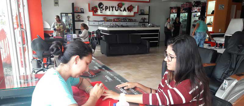 En Pituca hay varios diseños y técnicas para la decoración de las uñas.Foto: Juan Carlos Pérez para LIDERES