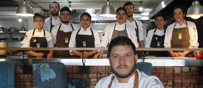 Daniel Maldonado aprendió cocina en Sevilla. En enero del 2015 decidió crear un restaurante pionero en estilo de  “menú degustación”en Ecuador. Foto: Vicente Costales / LÍDERES