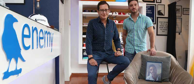 Santiago Verdesoto, Francisco y Fabián Almeida, tres de los socios fundadores de la marca de ropa y accesorios para caballeros. Foto: Vicente Costales / LÍDERES