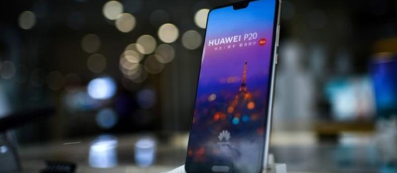 Huawei vendió alrededor de 95 millones de celulares inteligentes en el primer semestre del año, un aumento de cerca del 30% anual. Su meta es vender 180 millones de unidades este año. Foto: Dan Martin / AFP