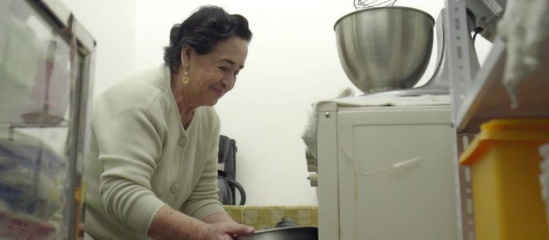 Yolanda Castro cuenta con una heladería cafetería en Ibarra. Ella recibió asesoría para el desarrollo del negocio y capital para implementarlo.Foto: cortesía La Fabril