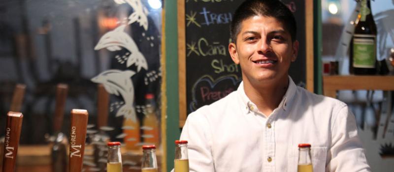 Josué Moreno abrió el bar Sereno Moreno con su hermano Christian, en junio del 2016. Foto: Julio Estrella / LÍDERES