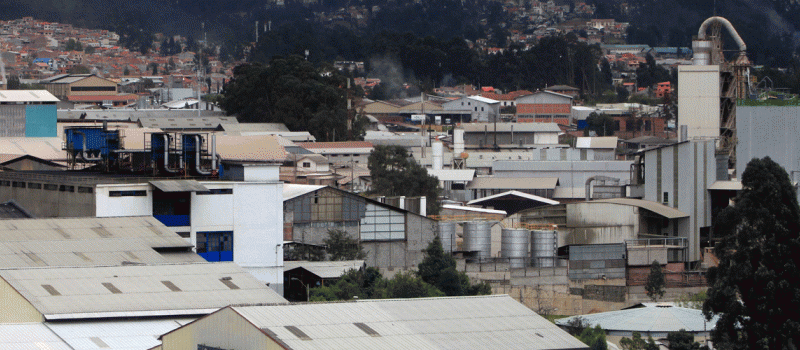Las actividades de las empresas en el Parque Industrial de Cuenca, ubicado en el norte de la ciudad, están prácticamente paralizadas. Foto: Xavier Caivinagua /LÍDERES