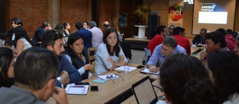 Cortesía AEI  Como parte del programa Reinventa Ecuador se llevan a cabo mesas redonda sobre diversas temáticas.