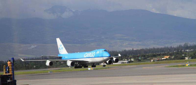 Imagen de referencia de un avión de carga de KLM en el aeropuerto de Quito. Foto: Archivo / Líderes